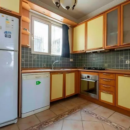 Bakirkoey'de Ailecek Konaklayabilceginiz Apartament *